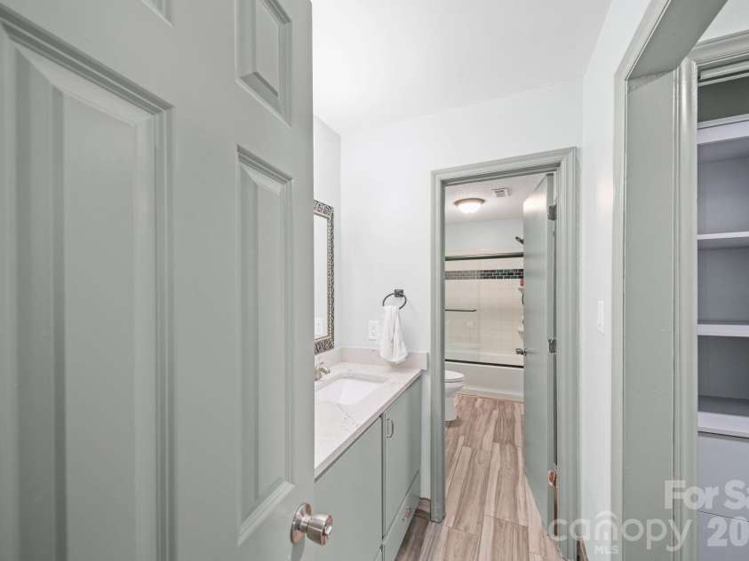 503 Gooseneck Drive, Cary, NC 27513.  MLS# CAR4418013, YatesRealty ID 46726. 