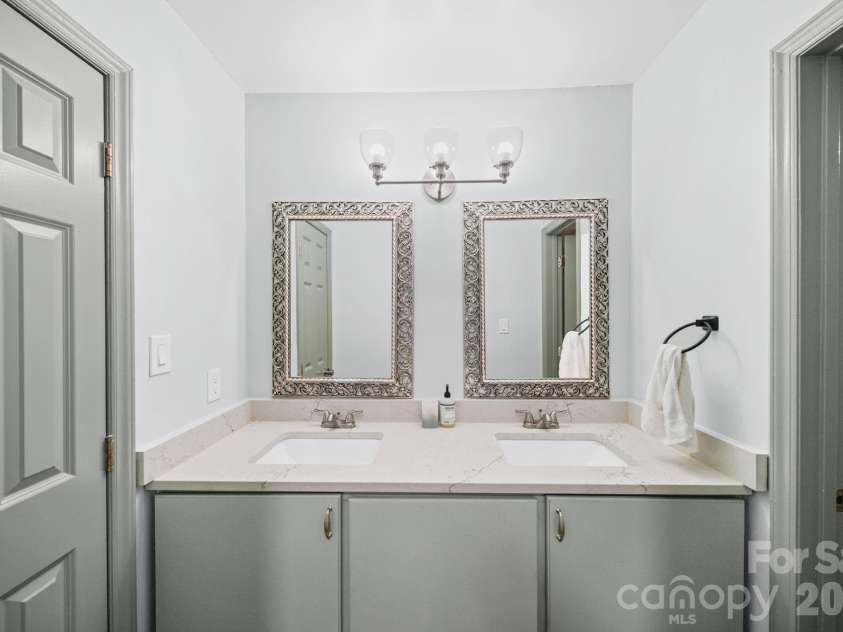 503 Gooseneck Drive, Cary, NC 27513.  MLS# CAR4418013, YatesRealty ID 46726. Bathroom