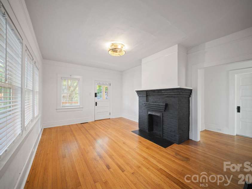 124 State Street, Asheville, NC 28806.  MLS# CAR4418133, YatesRealty ID 46728. 