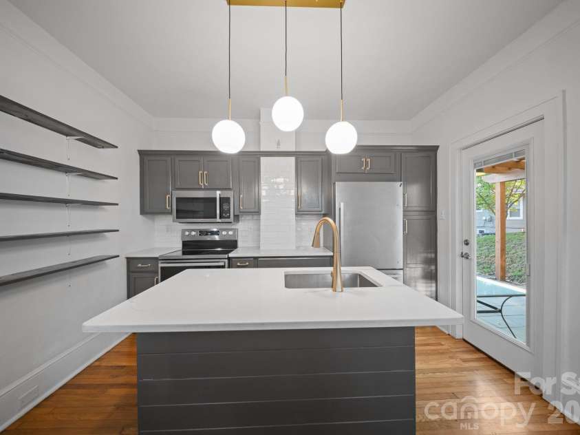 124 State Street, Asheville, NC 28806.  MLS# CAR4418133, YatesRealty ID 46728. 