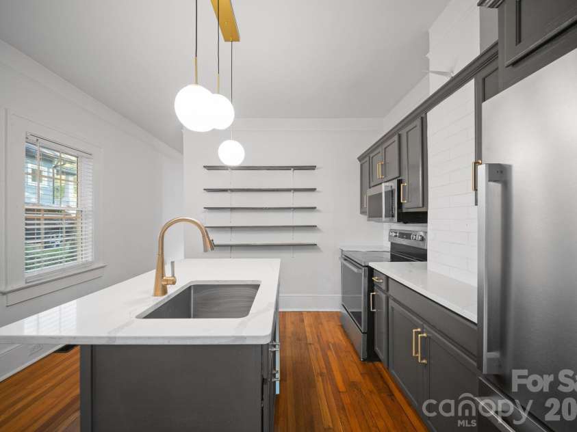 124 State Street, Asheville, NC 28806.  MLS# CAR4418133, YatesRealty ID 46728. 