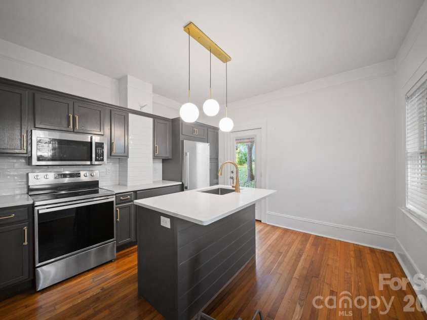 124 State Street, Asheville, NC 28806.  MLS# CAR4418133, YatesRealty ID 46728. 