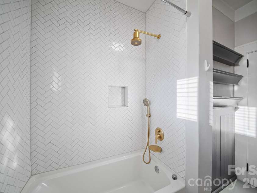124 State Street, Asheville, NC 28806.  MLS# CAR4418133, YatesRealty ID 46728. 