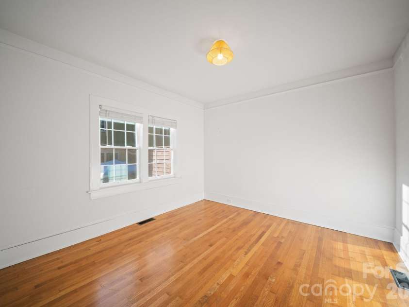 124 State Street, Asheville, NC 28806.  MLS# CAR4418133, YatesRealty ID 46728. 