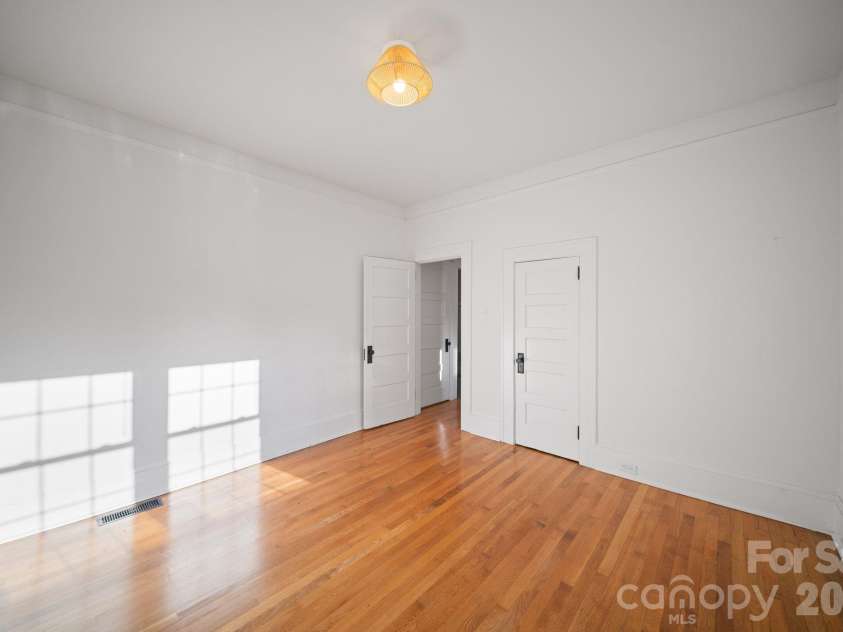 124 State Street, Asheville, NC 28806.  MLS# CAR4418133, YatesRealty ID 46728. 