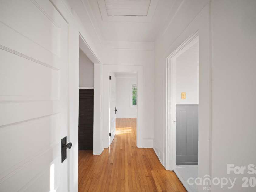 124 State Street, Asheville, NC 28806.  MLS# CAR4418133, YatesRealty ID 46728. 