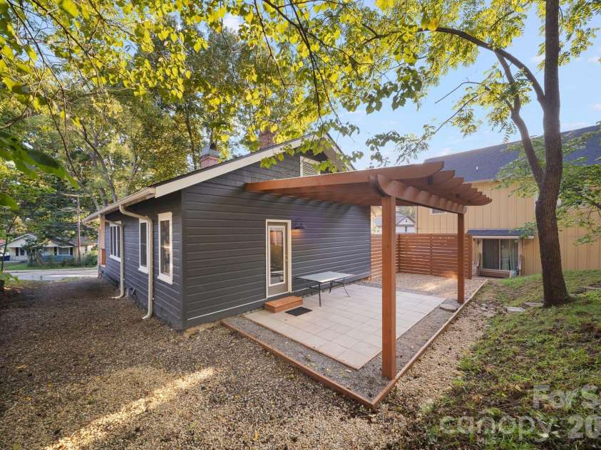 124 State Street, Asheville, NC 28806.  MLS# CAR4418133, YatesRealty ID 46728. 