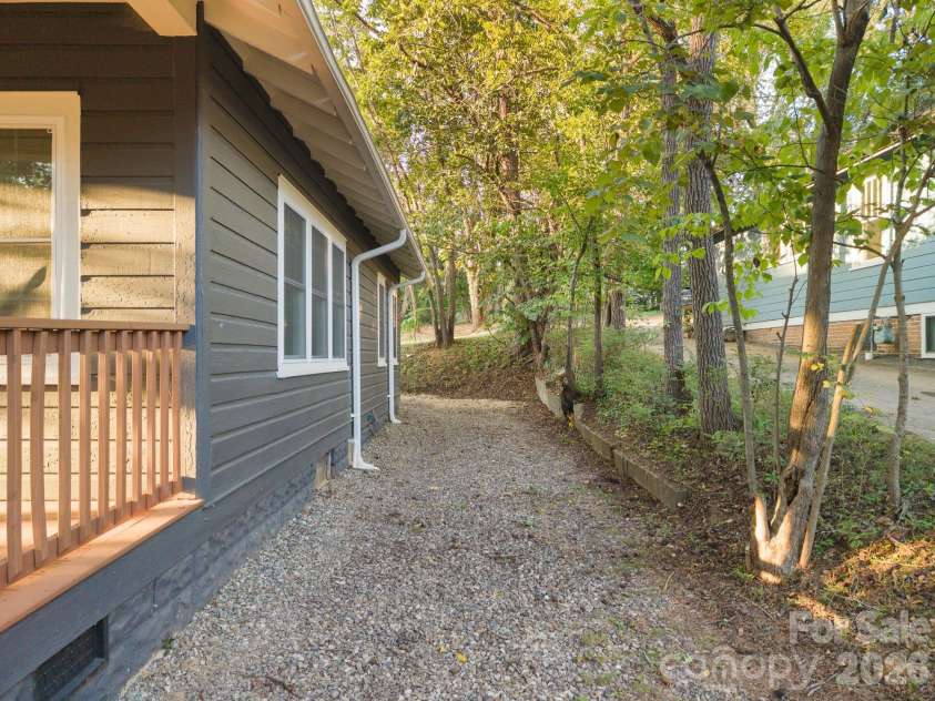 124 State Street, Asheville, NC 28806.  MLS# CAR4418133, YatesRealty ID 46728. 