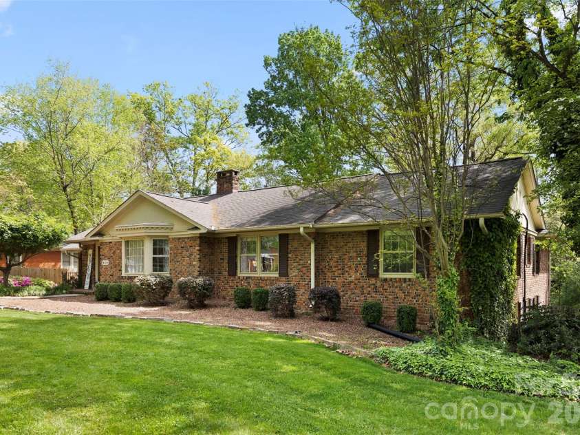 828 6th Street, Albemarle, NC 28001.  MLS# CAR4367495, YatesRealty ID 46729. 