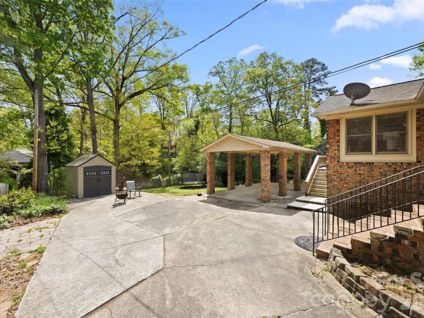 828 6th Street, Albemarle, NC 28001.  MLS# CAR4367495, YatesRealty ID 46729. 