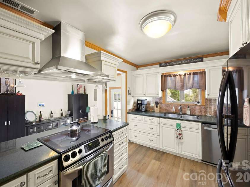 828 6th Street, Albemarle, NC 28001.  MLS# CAR4367495, YatesRealty ID 46729. 