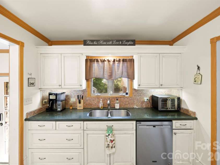 828 6th Street, Albemarle, NC 28001.  MLS# CAR4367495, YatesRealty ID 46729. 