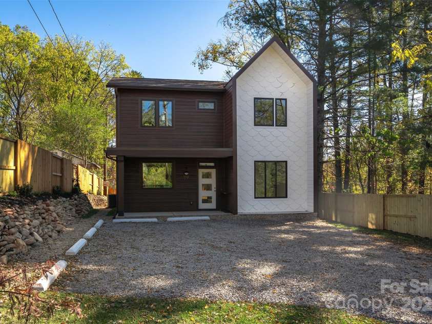 119 Bear Creek Road, Asheville, NC 28806.  MLS# CAR4315446, YatesRealty ID 4673. 