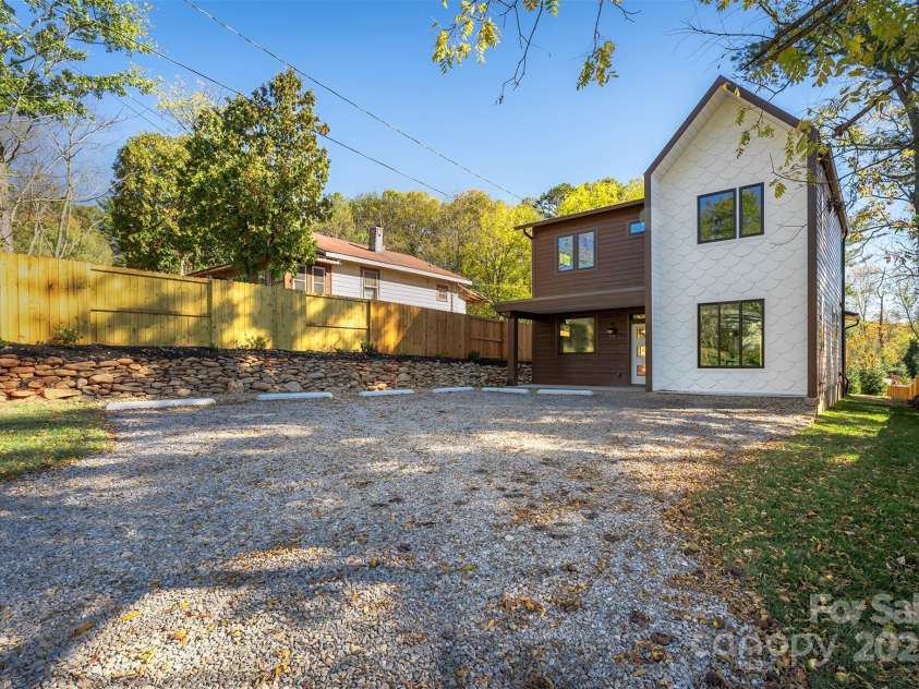 119 Bear Creek Road, Asheville, NC 28806.  MLS# CAR4315446, YatesRealty ID 4673. 