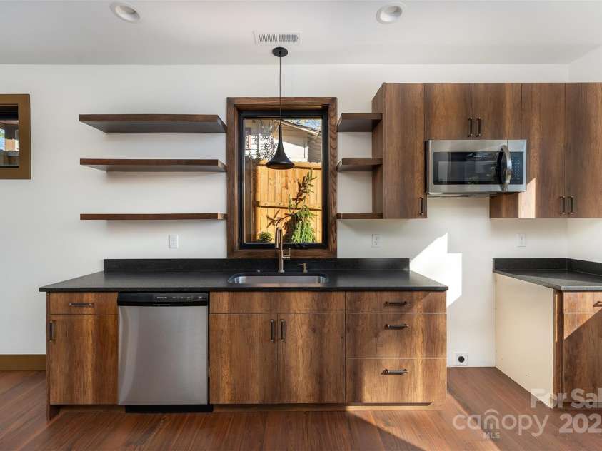 119 Bear Creek Road, Asheville, NC 28806.  MLS# CAR4315446, YatesRealty ID 4673. 