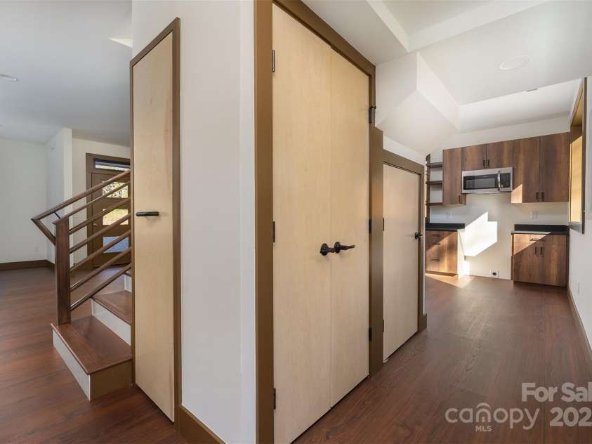 119 Bear Creek Road, Asheville, NC 28806.  MLS# CAR4315446, YatesRealty ID 4673. 