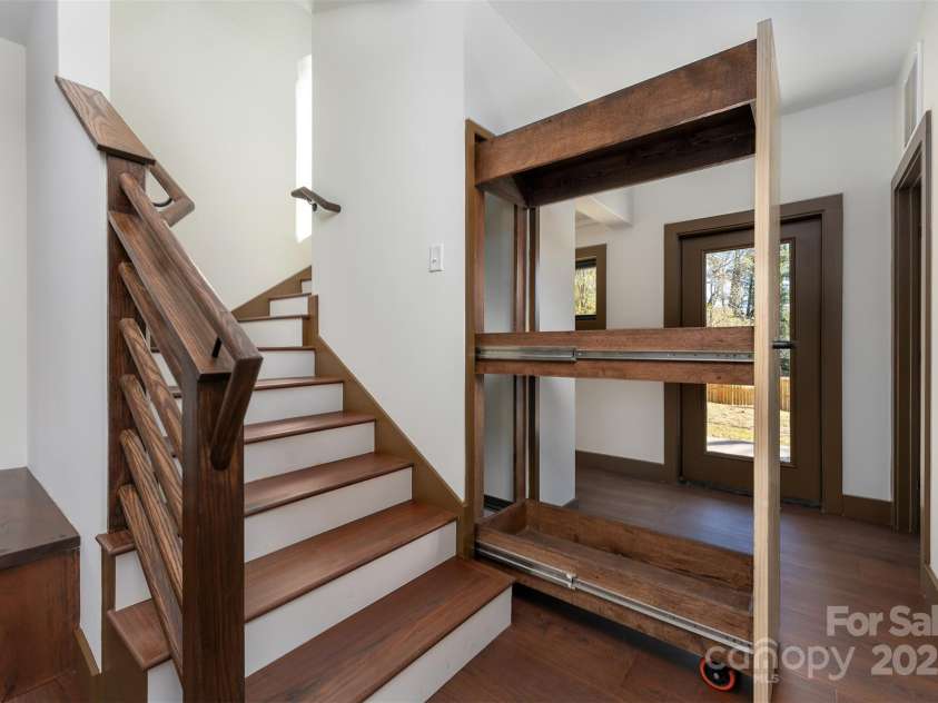 119 Bear Creek Road, Asheville, NC 28806.  MLS# CAR4315446, YatesRealty ID 4673. 