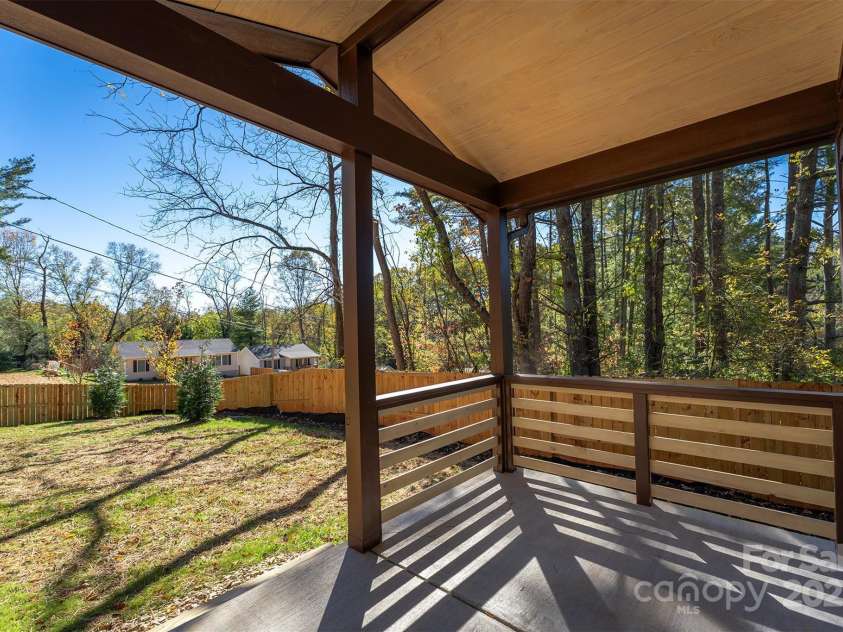 119 Bear Creek Road, Asheville, NC 28806.  MLS# CAR4315446, YatesRealty ID 4673. 