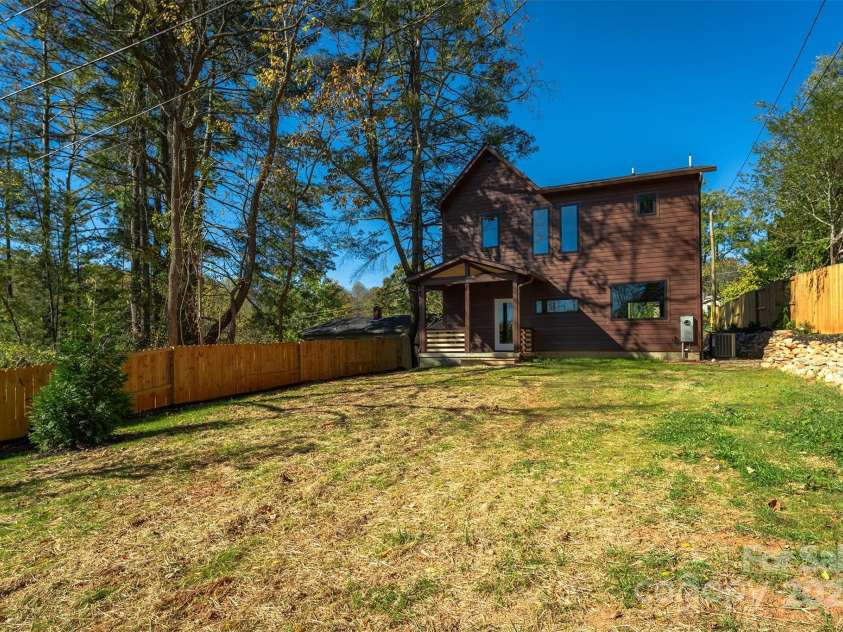 119 Bear Creek Road, Asheville, NC 28806.  MLS# CAR4315446, YatesRealty ID 4673. 