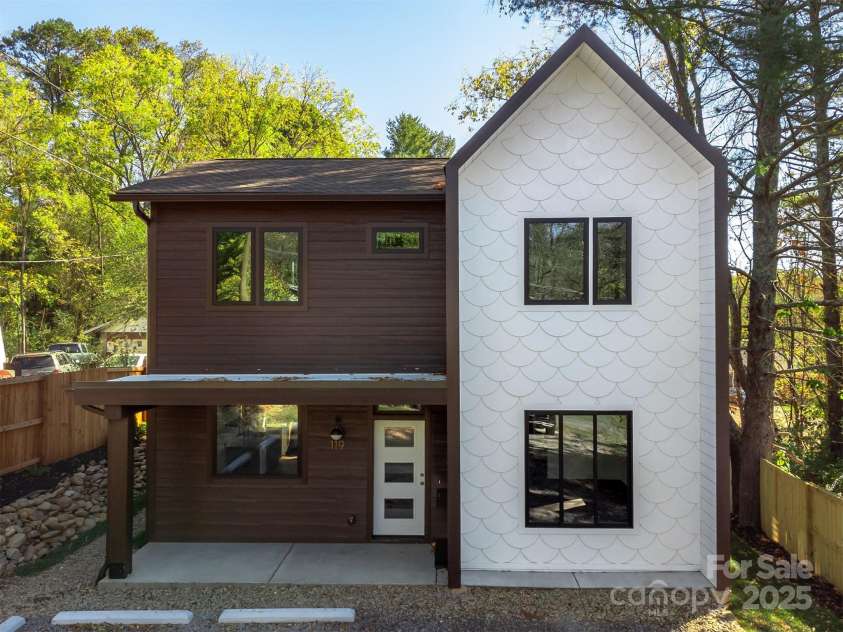 119 Bear Creek Road, Asheville, NC 28806.  MLS# CAR4315446, YatesRealty ID 4673. 