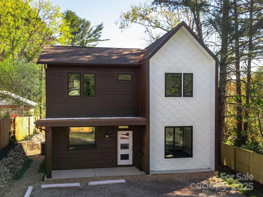 119 Bear Creek Road, Asheville, NC 28806.  MLS# CAR4315446, YatesRealty ID 4673. 
