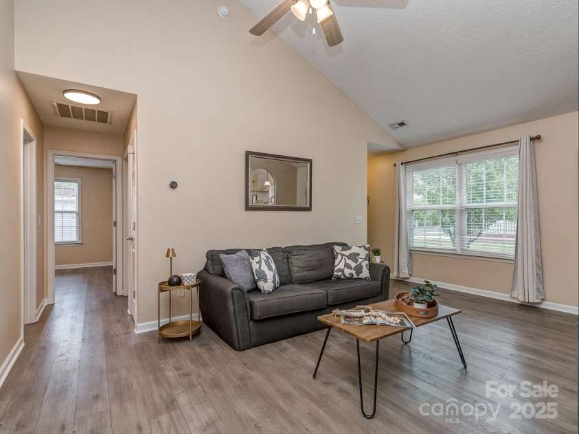 163 Brookshire Drive, Fort Mill, SC 29715.  MLS# CAR4234398, YatesRealty ID 4673. Lovely Great Room