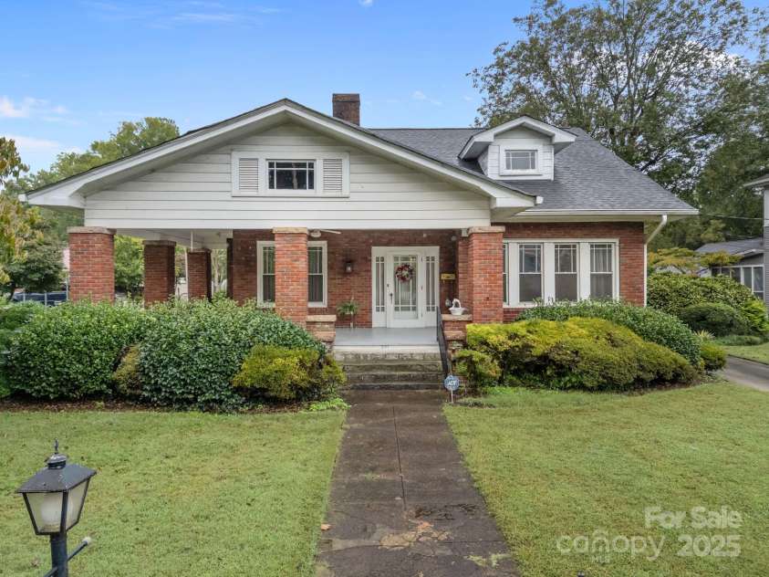 207 Maupin Avenue, Salisbury, NC 28144.  MLS# CAR4310470, YatesRealty ID 4673. 