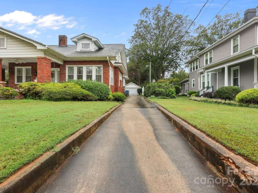 207 Maupin Avenue, Salisbury, NC 28144.  MLS# CAR4310470, YatesRealty ID 4673. 