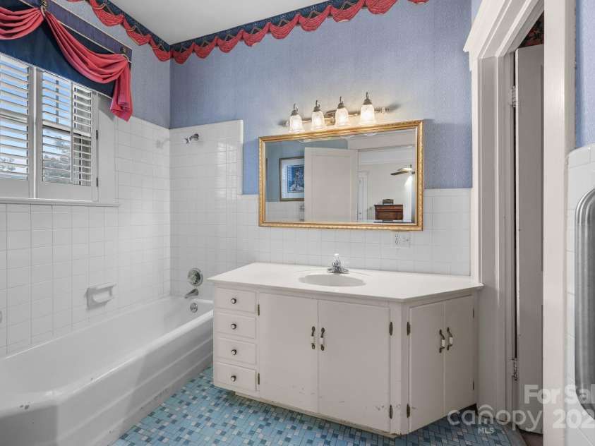 207 Maupin Avenue, Salisbury, NC 28144.  MLS# CAR4310470, YatesRealty ID 4673. 