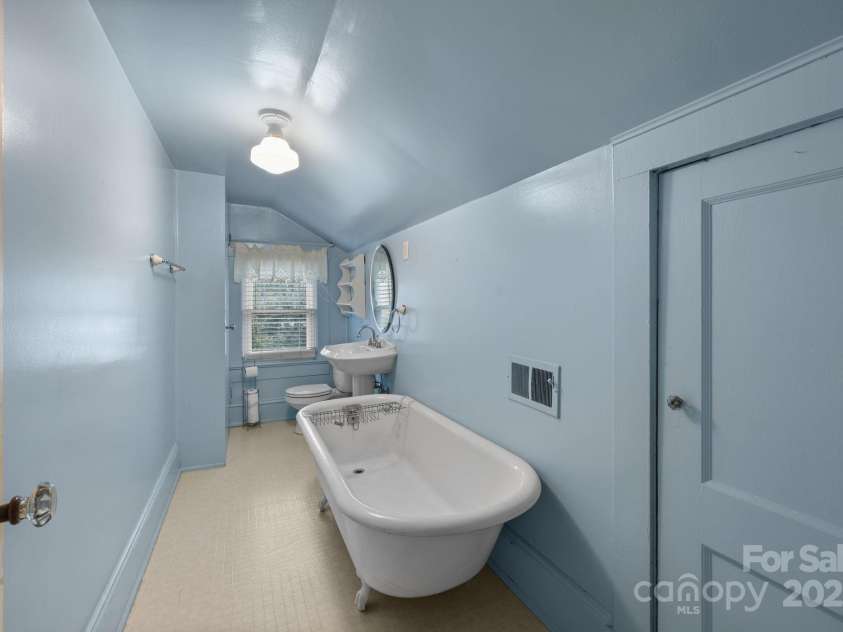 207 Maupin Avenue, Salisbury, NC 28144.  MLS# CAR4310470, YatesRealty ID 4673. 