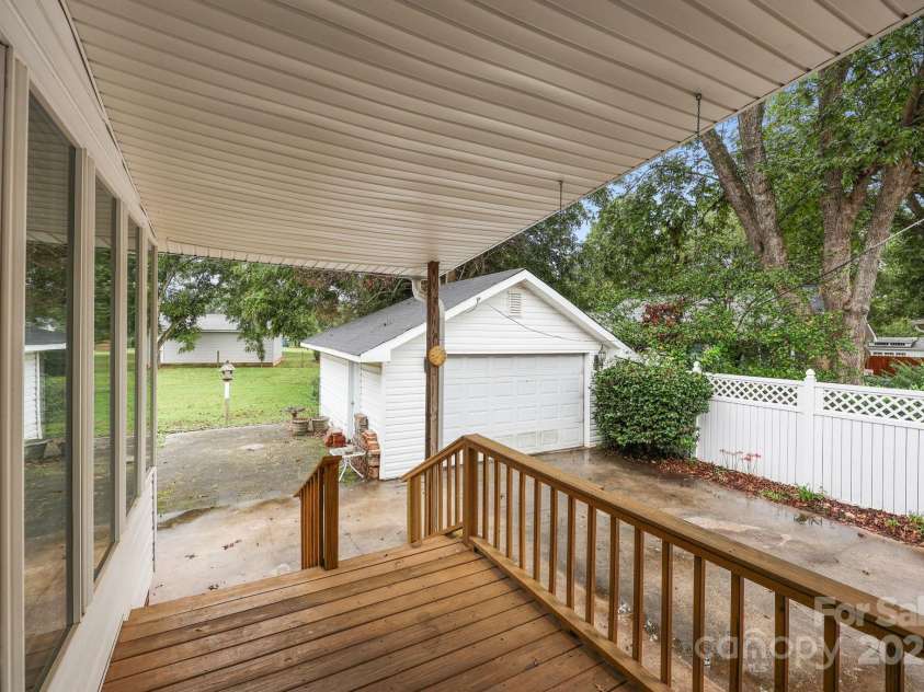 207 Maupin Avenue, Salisbury, NC 28144.  MLS# CAR4310470, YatesRealty ID 4673. 