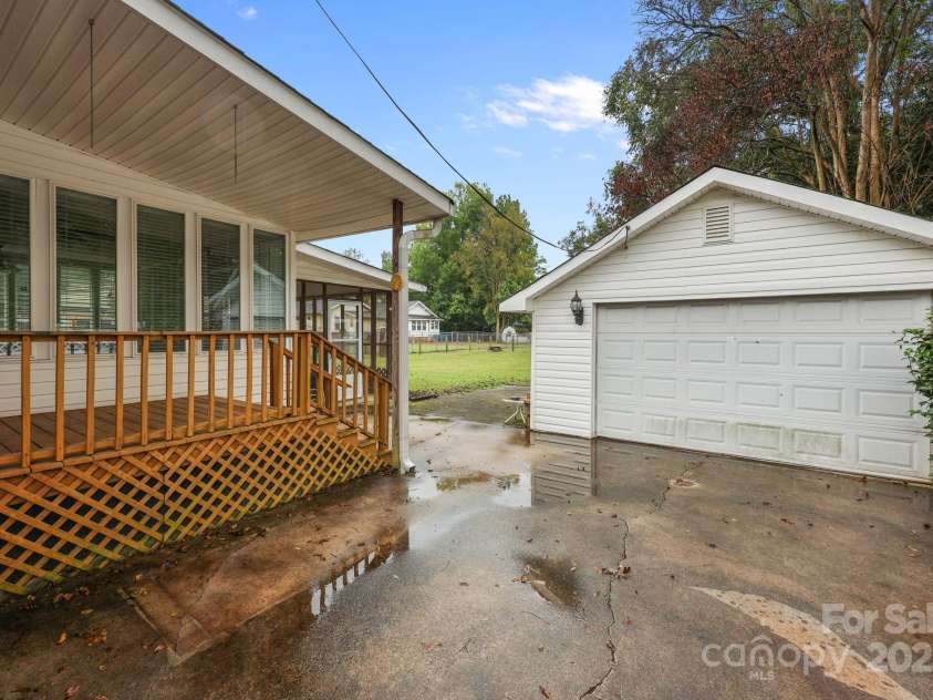 207 Maupin Avenue, Salisbury, NC 28144.  MLS# CAR4310470, YatesRealty ID 4673. 