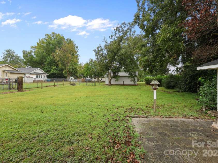 207 Maupin Avenue, Salisbury, NC 28144.  MLS# CAR4310470, YatesRealty ID 4673. 