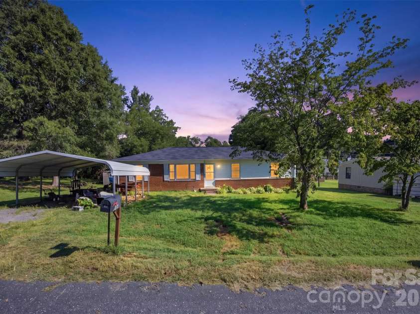 150 Mcshag Drive, Kannapolis, NC 28081.  MLS# CAR4418124, YatesRealty ID 46730. 