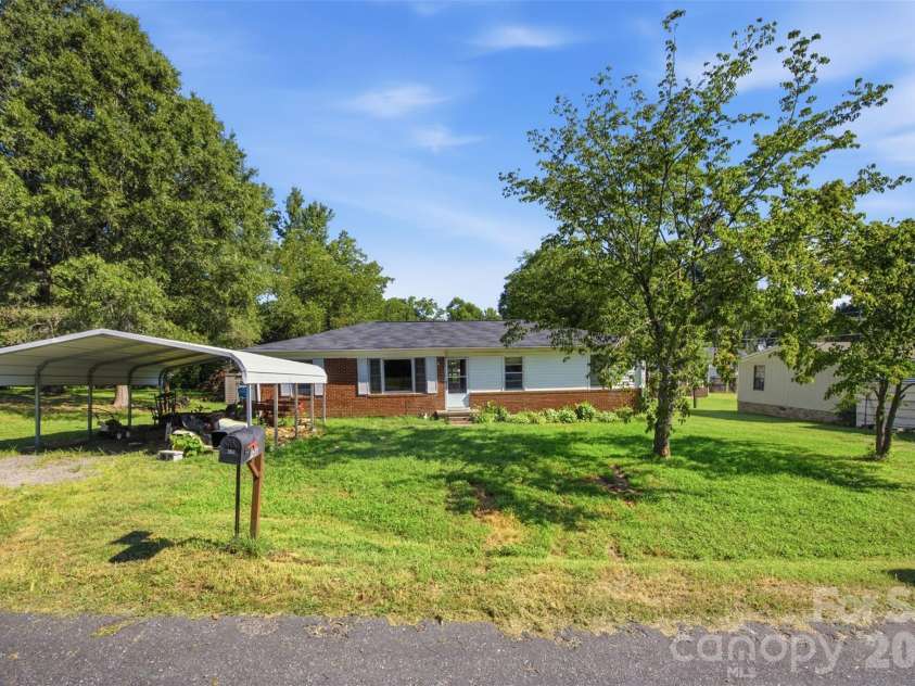 150 Mcshag Drive, Kannapolis, NC 28081.  MLS# CAR4418124, YatesRealty ID 46730. 