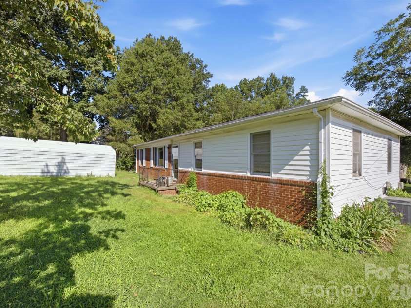 150 Mcshag Drive, Kannapolis, NC 28081.  MLS# CAR4418124, YatesRealty ID 46730. 