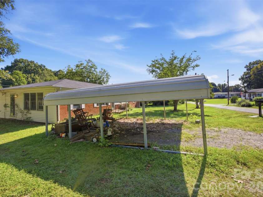 150 Mcshag Drive, Kannapolis, NC 28081.  MLS# CAR4418124, YatesRealty ID 46730. 