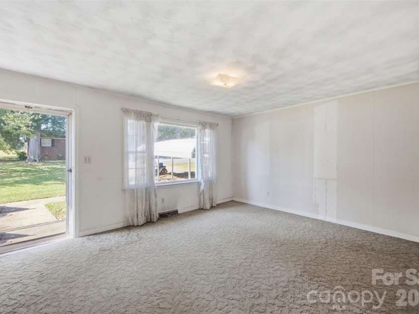 150 Mcshag Drive, Kannapolis, NC 28081.  MLS# CAR4418124, YatesRealty ID 46730. 