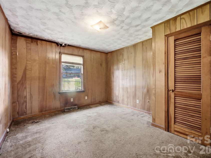 150 Mcshag Drive, Kannapolis, NC 28081.  MLS# CAR4418124, YatesRealty ID 46730. 