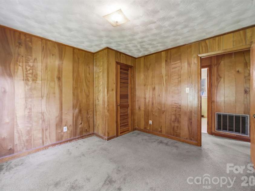 150 Mcshag Drive, Kannapolis, NC 28081.  MLS# CAR4418124, YatesRealty ID 46730. 
