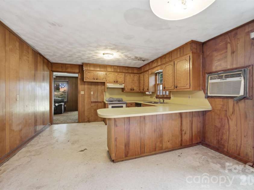 150 Mcshag Drive, Kannapolis, NC 28081.  MLS# CAR4418124, YatesRealty ID 46730. 