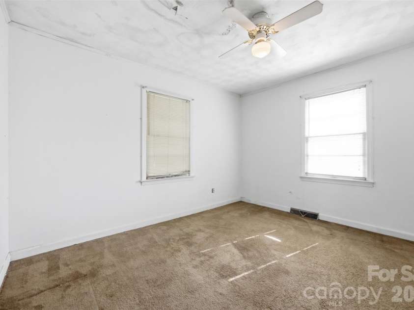 150 Mcshag Drive, Kannapolis, NC 28081.  MLS# CAR4418124, YatesRealty ID 46730. 