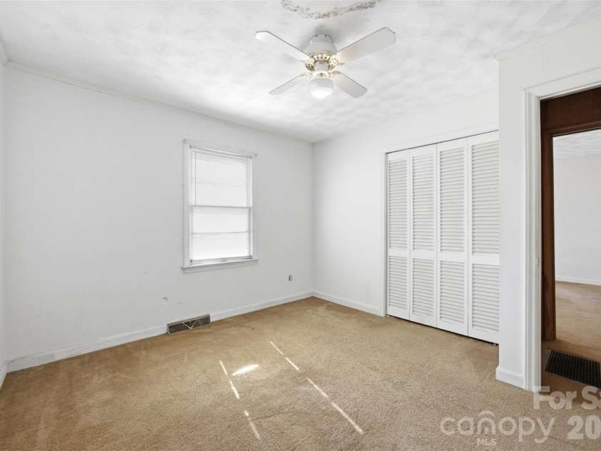 150 Mcshag Drive, Kannapolis, NC 28081.  MLS# CAR4418124, YatesRealty ID 46730. 