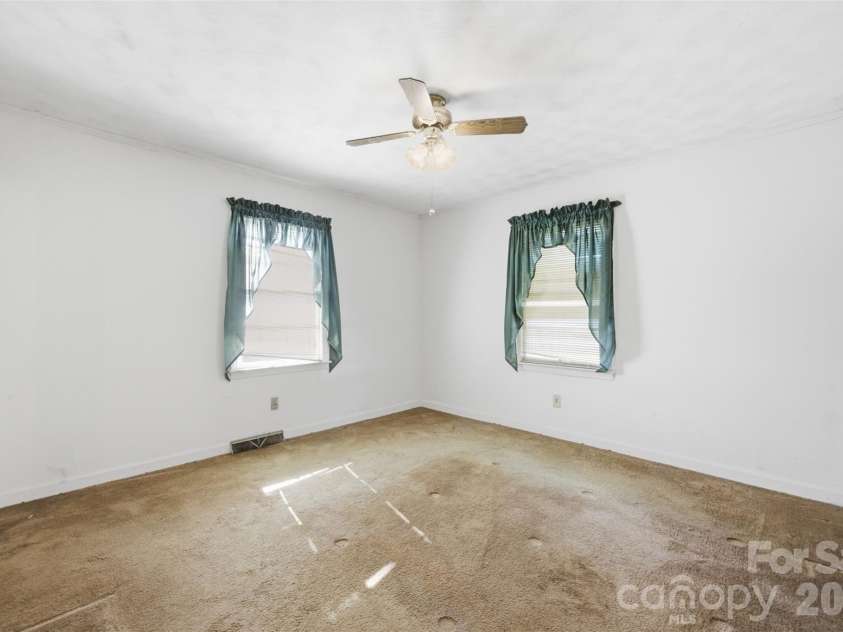 150 Mcshag Drive, Kannapolis, NC 28081.  MLS# CAR4418124, YatesRealty ID 46730. 