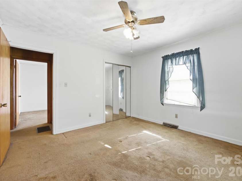 150 Mcshag Drive, Kannapolis, NC 28081.  MLS# CAR4418124, YatesRealty ID 46730. 