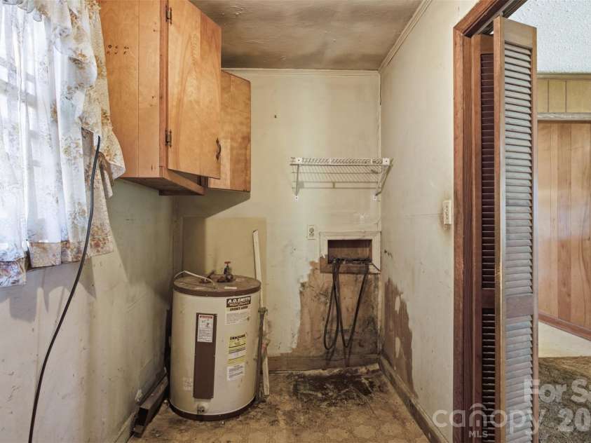 150 Mcshag Drive, Kannapolis, NC 28081.  MLS# CAR4418124, YatesRealty ID 46730. 
