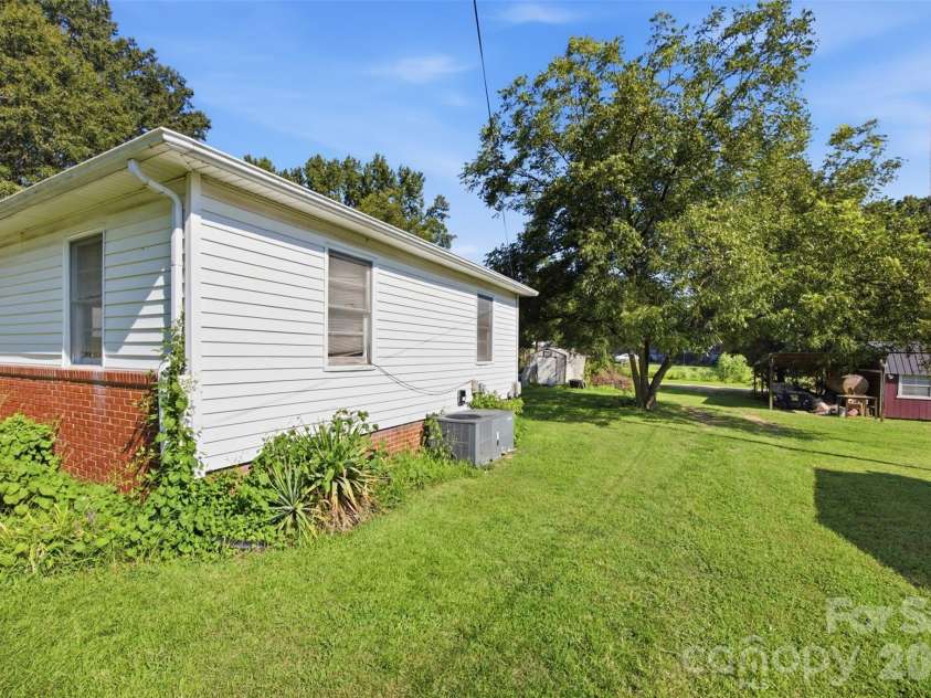 150 Mcshag Drive, Kannapolis, NC 28081.  MLS# CAR4418124, YatesRealty ID 46730. 