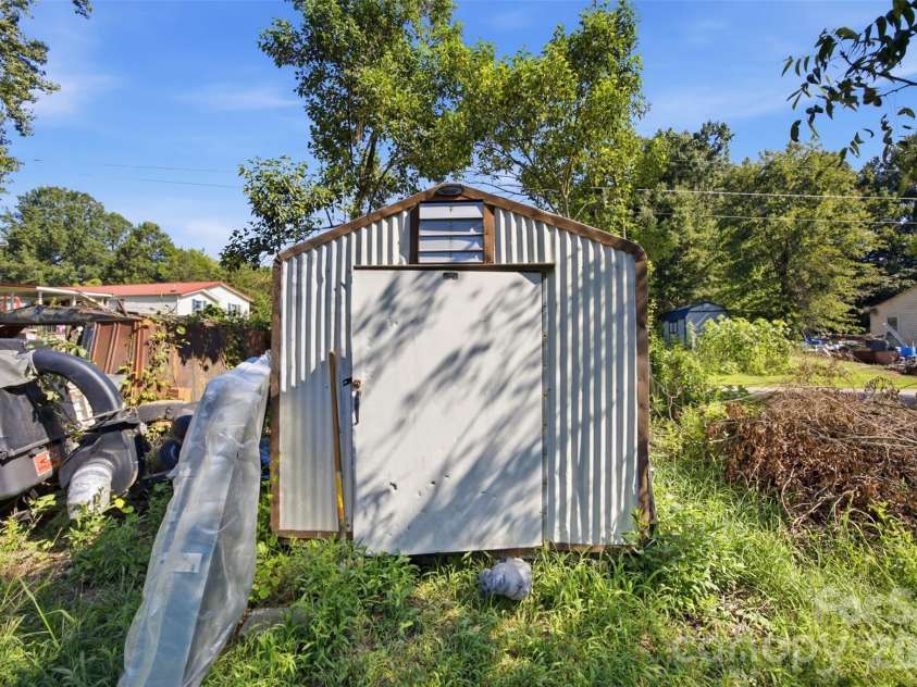 150 Mcshag Drive, Kannapolis, NC 28081.  MLS# CAR4418124, YatesRealty ID 46730. 