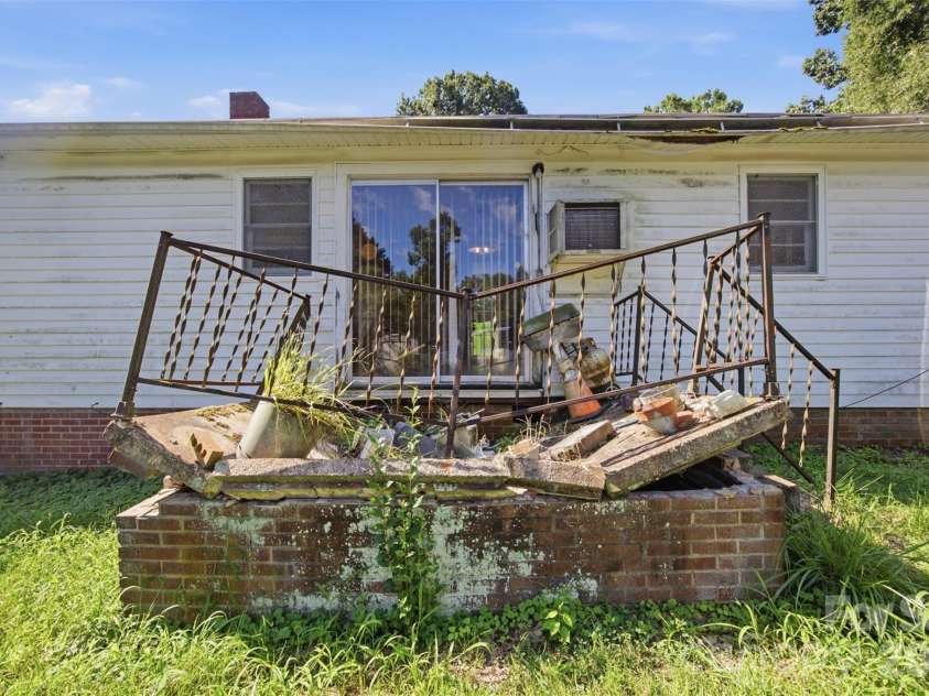 150 Mcshag Drive, Kannapolis, NC 28081.  MLS# CAR4418124, YatesRealty ID 46730. 