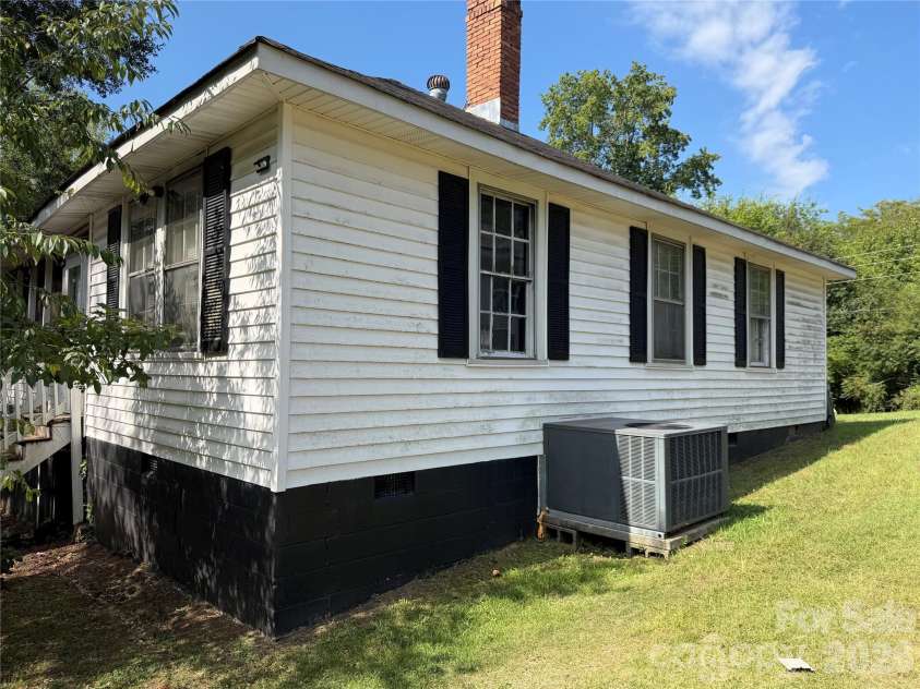 77 Franklin Street, Wadesboro, NC 28170.  MLS# CAR4415003, YatesRealty ID 46731. 